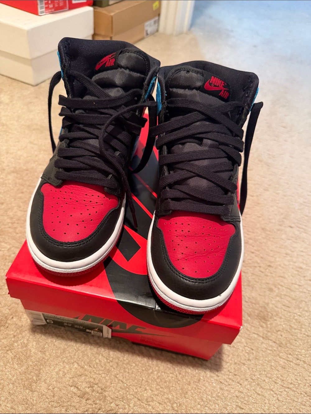 Nike Air Jordan 1 High - Black/Red with White Midsole